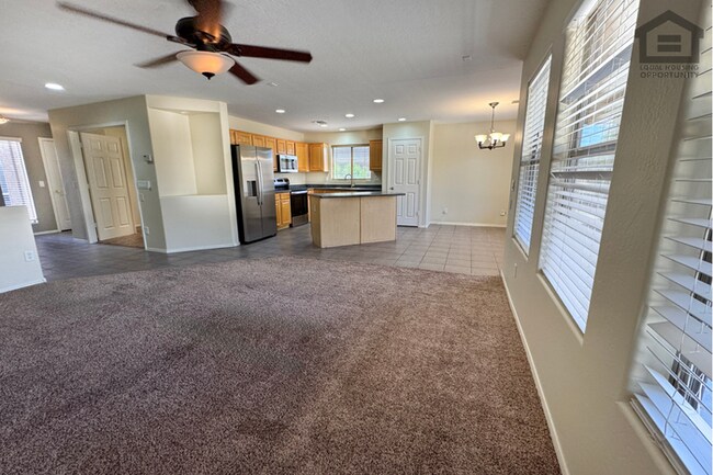 Building Photo - 3Bed/2Bath House in Avondale! Ready for Immediate Move-In! – RV GATE!