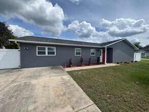 Building Photo - 3/2 Pool Home in Deltona Lakes