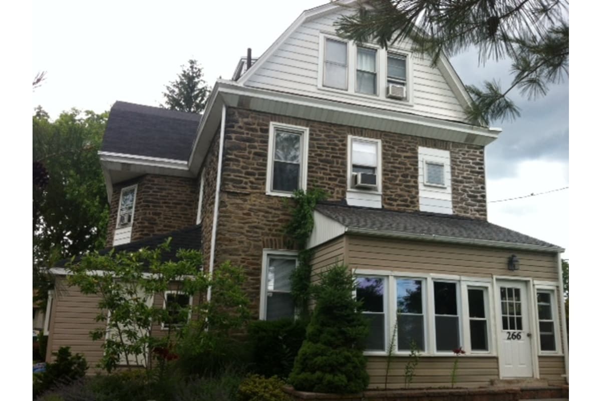 Building Photo - 266 Shelmire St