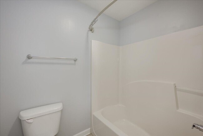 Building Photo - 4122 Chastain Dr