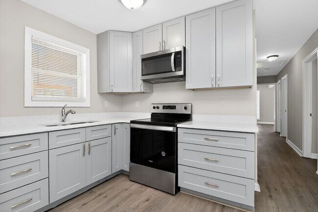 Building Photo - Updated 3BD/2BA Ranch in Lowell, NC!