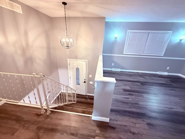 Building Photo - 6109 Richmond Ave