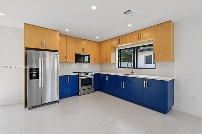 Building Photo - 5152 SW 6th St