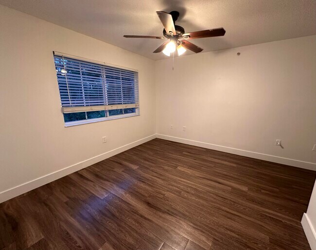 Building Photo - 3685 NW Adriatic Ln
