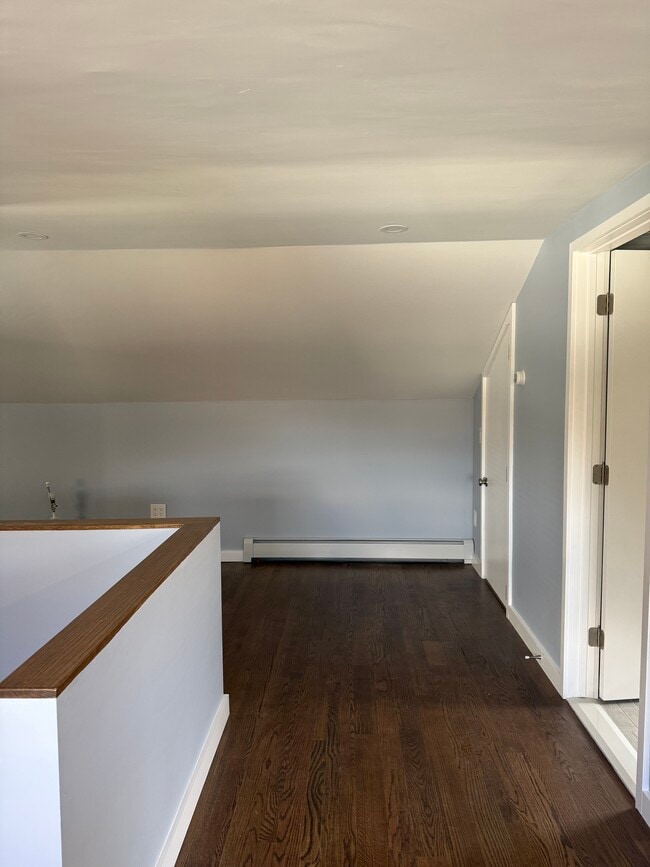 Building Photo - 33 Rosegarden St