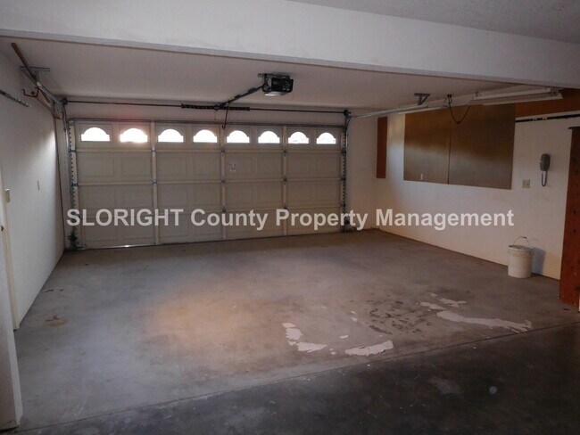 Building Photo - AVAILABLE NOVEMBER - Charming Los Osos Hom...