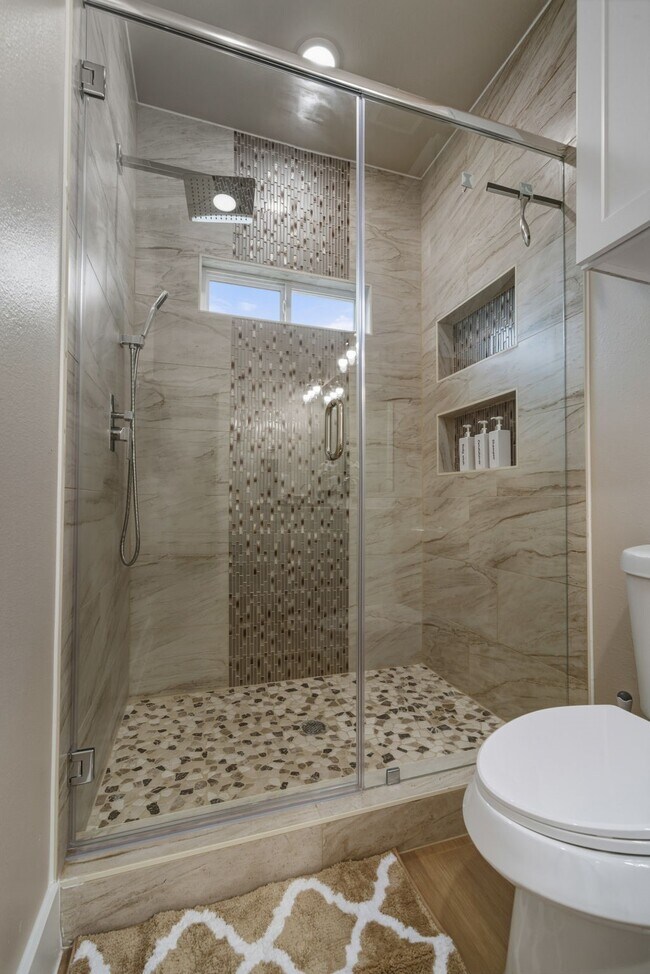 Building Photo - 3539 Mt Pleasant St