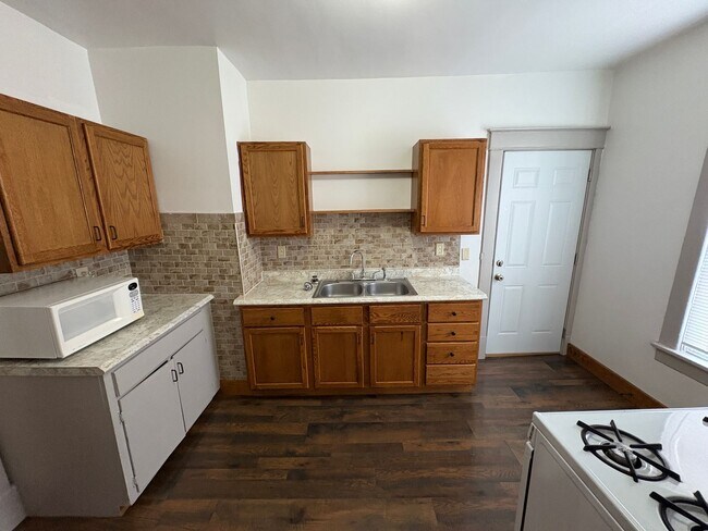 Building Photo - 1234 Goodhue Blvd
