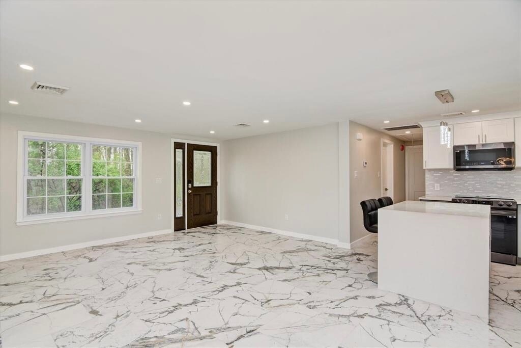 Building Photo - 466 Old Georges Rd