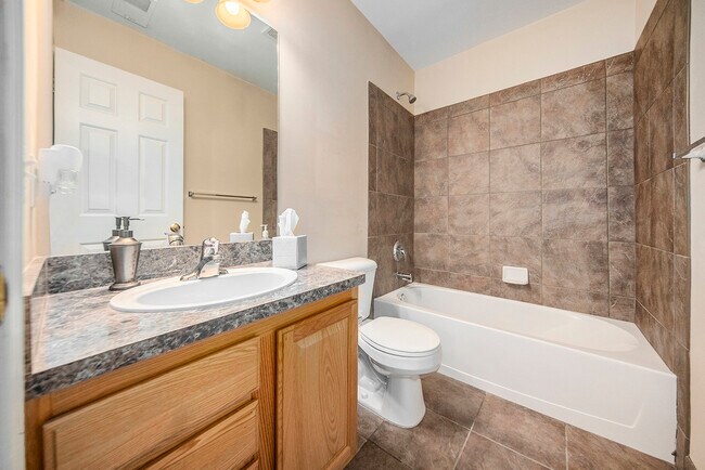 Building Photo - 42749 Patty Ln