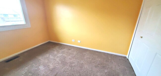 Building Photo - 1052 E Randville Dr