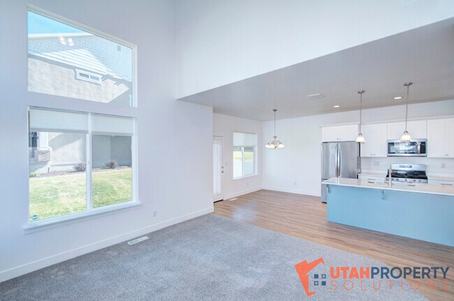 Building Photo - 1316 Dawes Wy