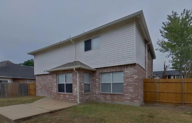 Building Photo - Modern 4-Bedroom Sanctuary in a Sought-After Location