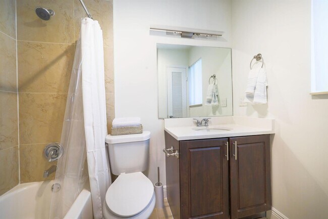 Building Photo - 501 N Ocean Blvd