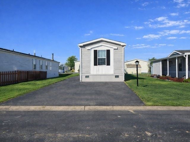 Building Photo - 884 Birchwood Dr