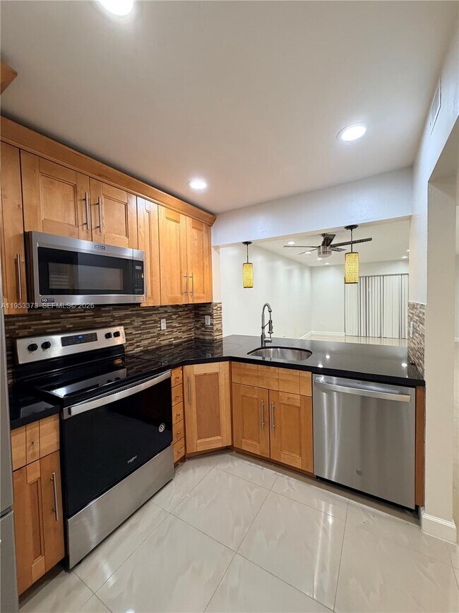 Building Photo - 20730 NE 8th Ct