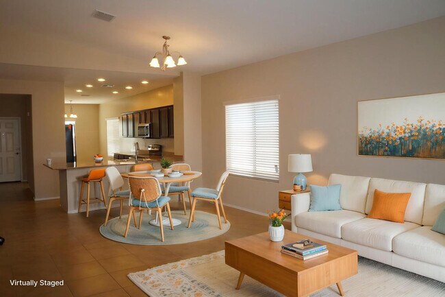 Building Photo - 2656 E Gillcrest Rd