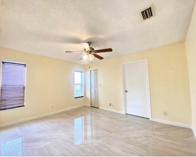 Building Photo - 5314 Blueberry Hill Ave