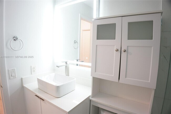 Building Photo - 5141 NW 101st Pl