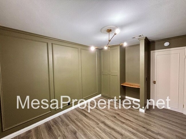Building Photo - 9754 Willow Wood Dr