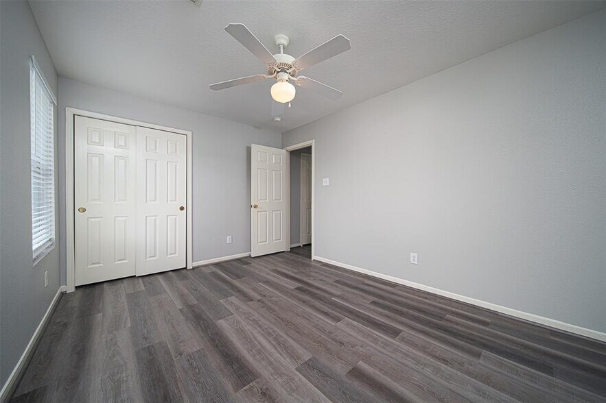 Building Photo - 15331 Hickory Dale St