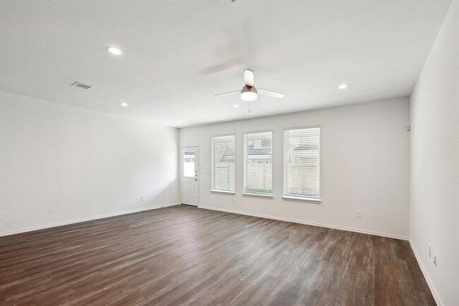 Building Photo - 3603 Beau Rivage Dr