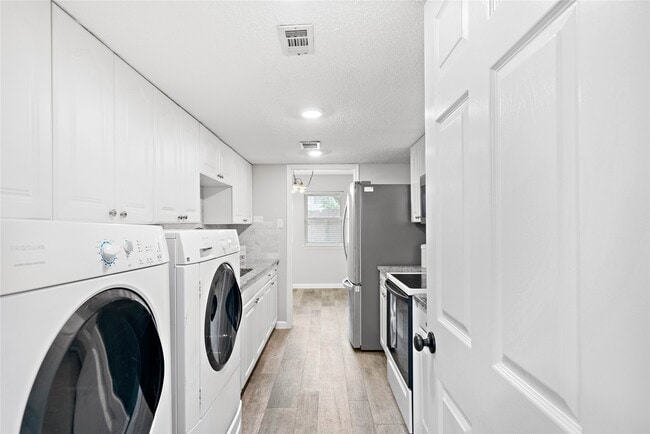 Building Photo - 14256 Misty Meadow Ln