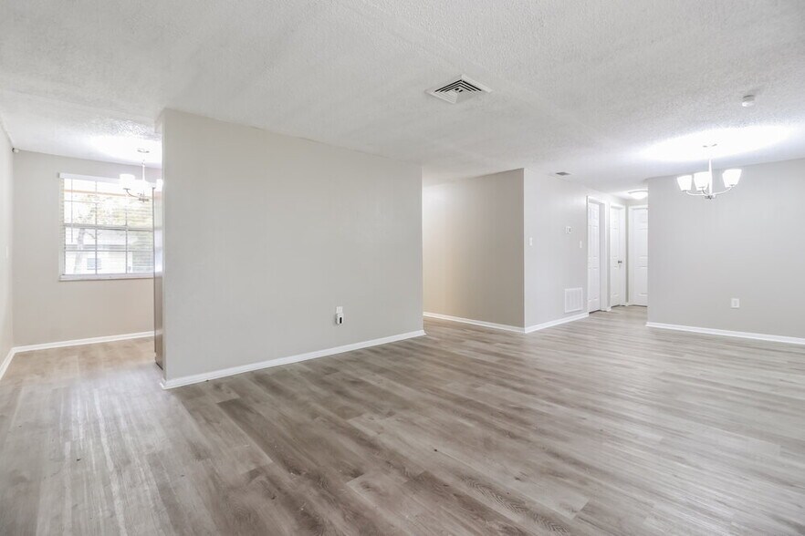 Building Photo - 27084 Roper Rd