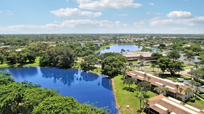 Building Photo - 15484 Lakes of Delray Blvd