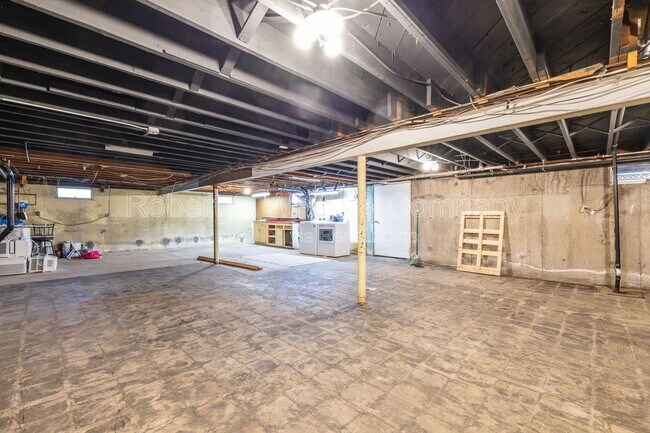 Building Photo - 42 Valley View Ln