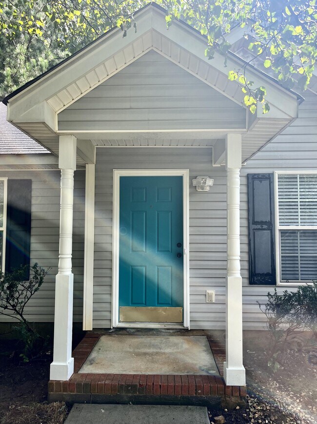 Building Photo - 325 Kingville Dr