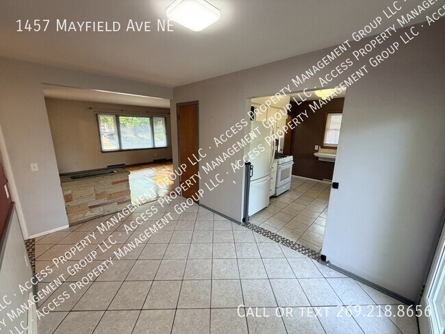 Building Photo - 1457 Mayfield Ave NE