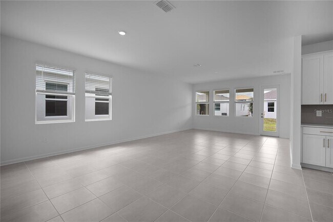 Building Photo - 5529 Nina Wy