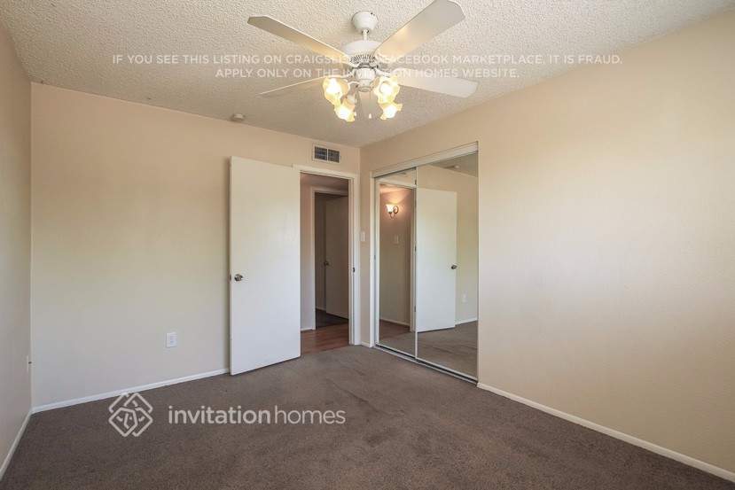 Building Photo - 11814 N 30th Dr