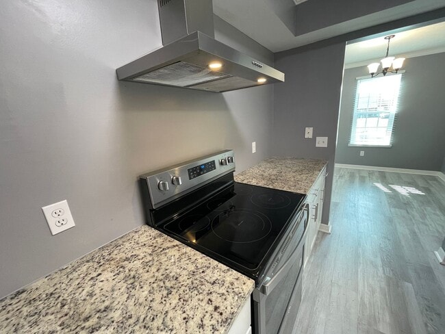Building Photo - For Lease - 3 BR|2 BA Near Tyndall Air For...