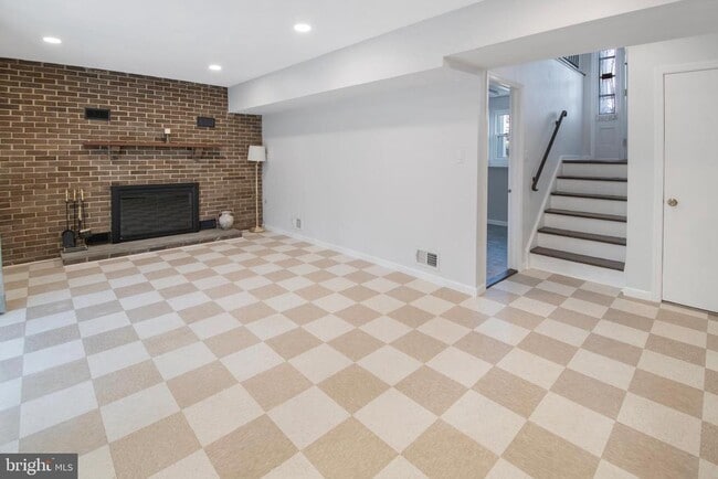 Building Photo - 155 Franklin Corner Rd