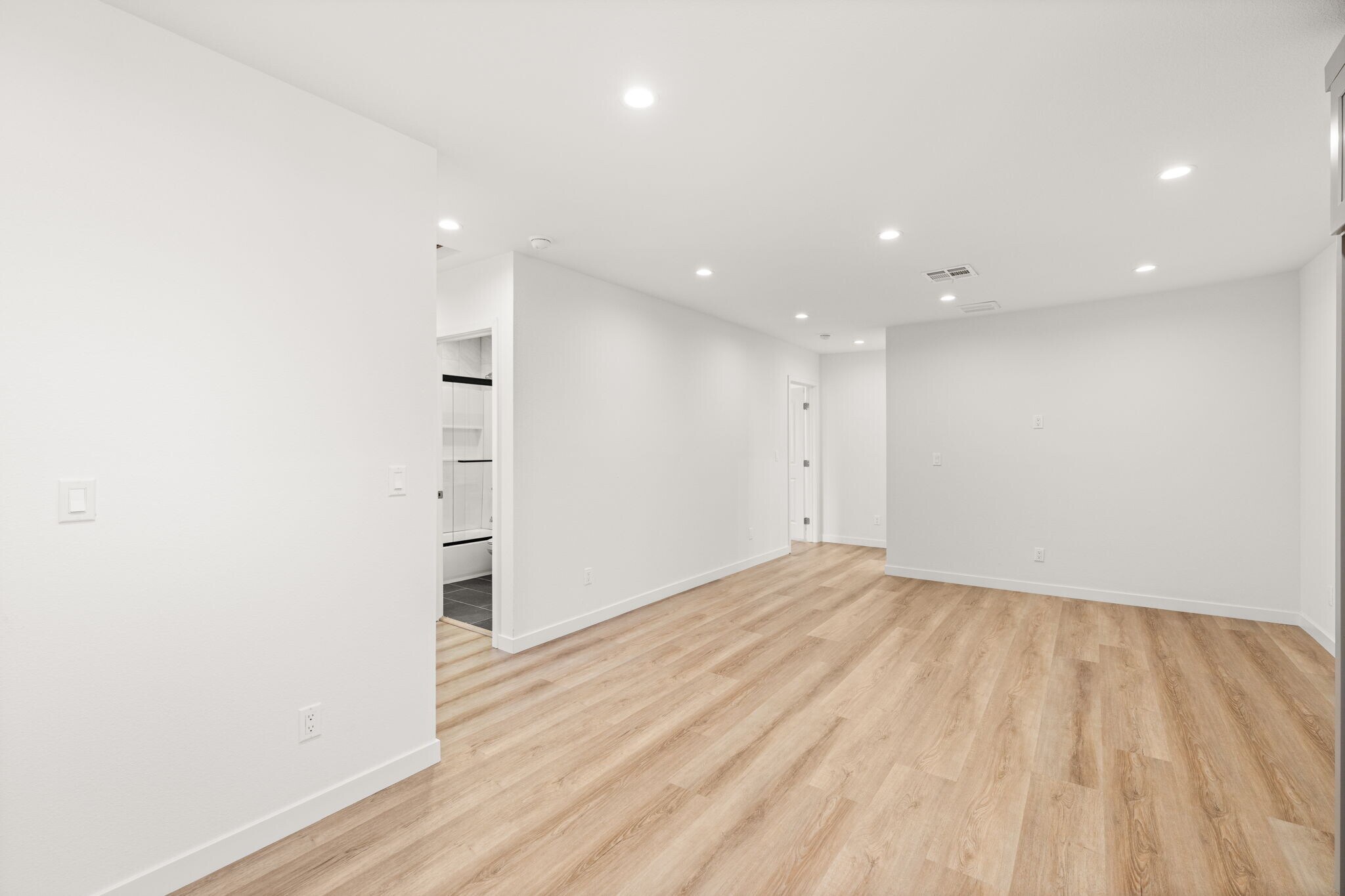 Building Photo - 4700 S Gramercy Pl