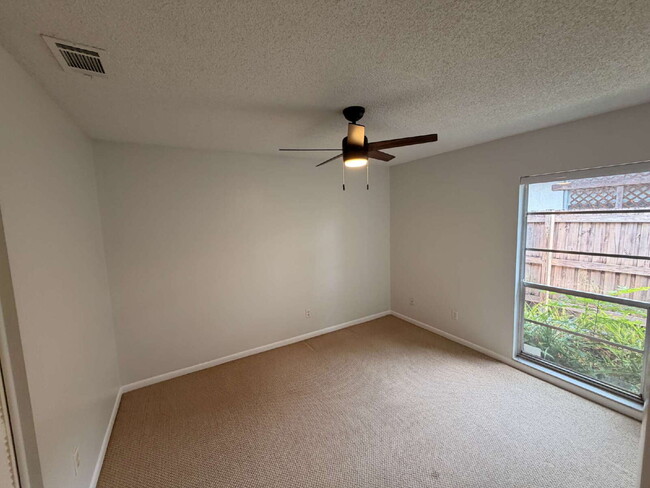 Building Photo - PRIVATE POOL HOME | 3 BED / 2 BATH | FENCED YARD | GARAGE | PET FRIENDLY