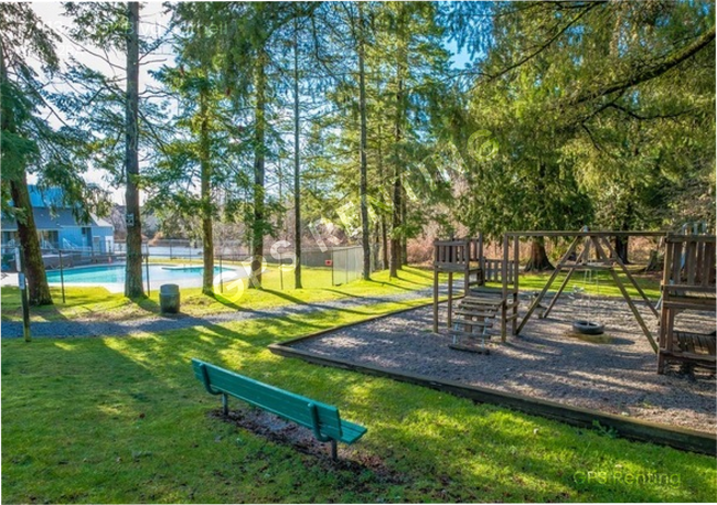 Building Photo - 17813 Brook Blvd