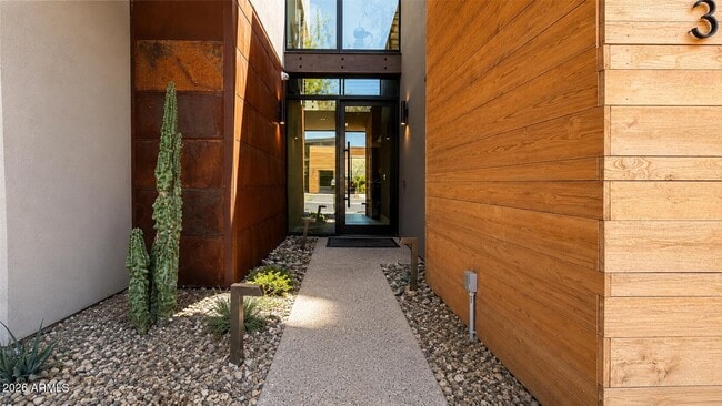 Building Photo - 6525 E Cave Creek Rd