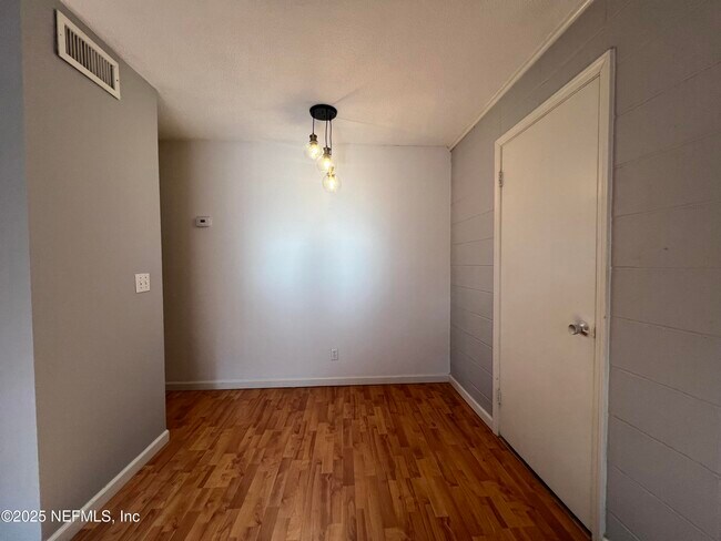 Building Photo - 2960 Remington St