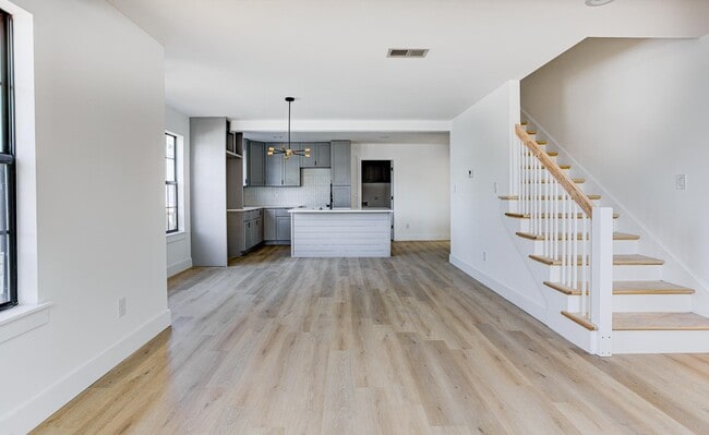 Building Photo - 960 Blythe St