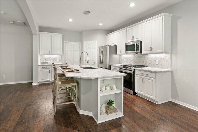 Building Photo - 139 Ledgestone Pl
