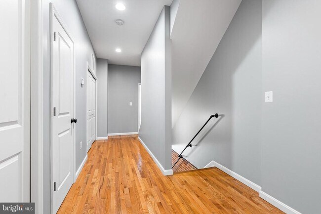 Building Photo - 1330 S Charles St