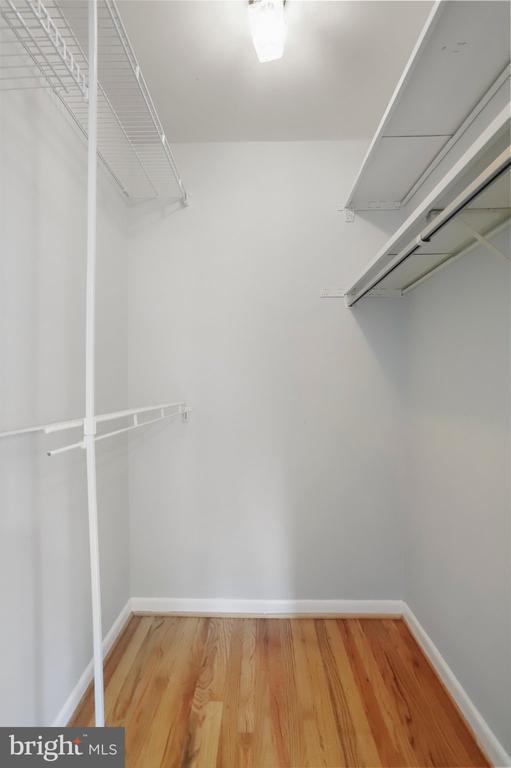 Building Photo - 5 Orchard Pl