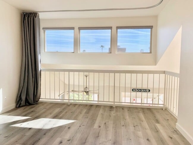 Building Photo - Beautiful Coastal Rental in Oxnard | 2 Bed...