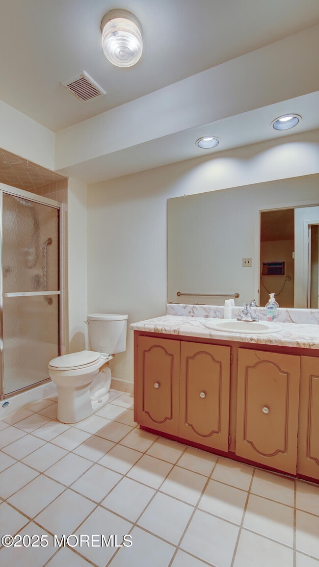 Building Photo - 138 Amberly Dr