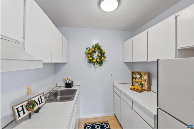 Building Photo - Two Bedroom Apartment Available At Barracks West