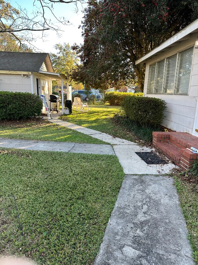 Building Photo - 1601 S 41st St