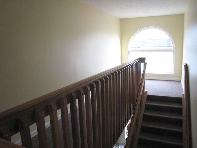 Building Photo - 135 Dale Hollow Dr